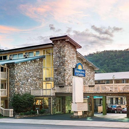 Days Inn & Suites By Wyndham Downtown Gatlinburg Parkway Eksteriør billede