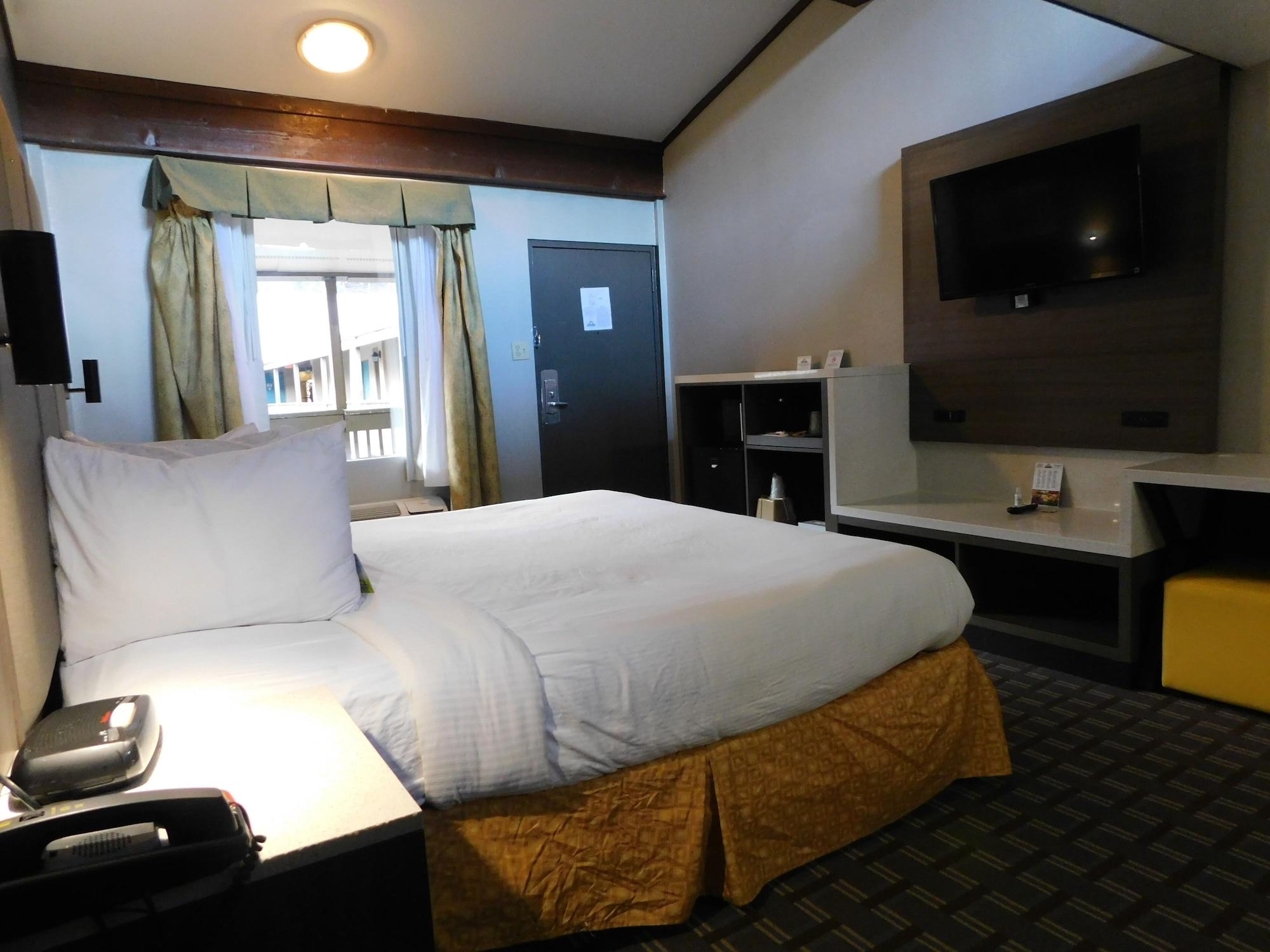 Days Inn & Suites By Wyndham Downtown Gatlinburg Parkway Eksteriør billede