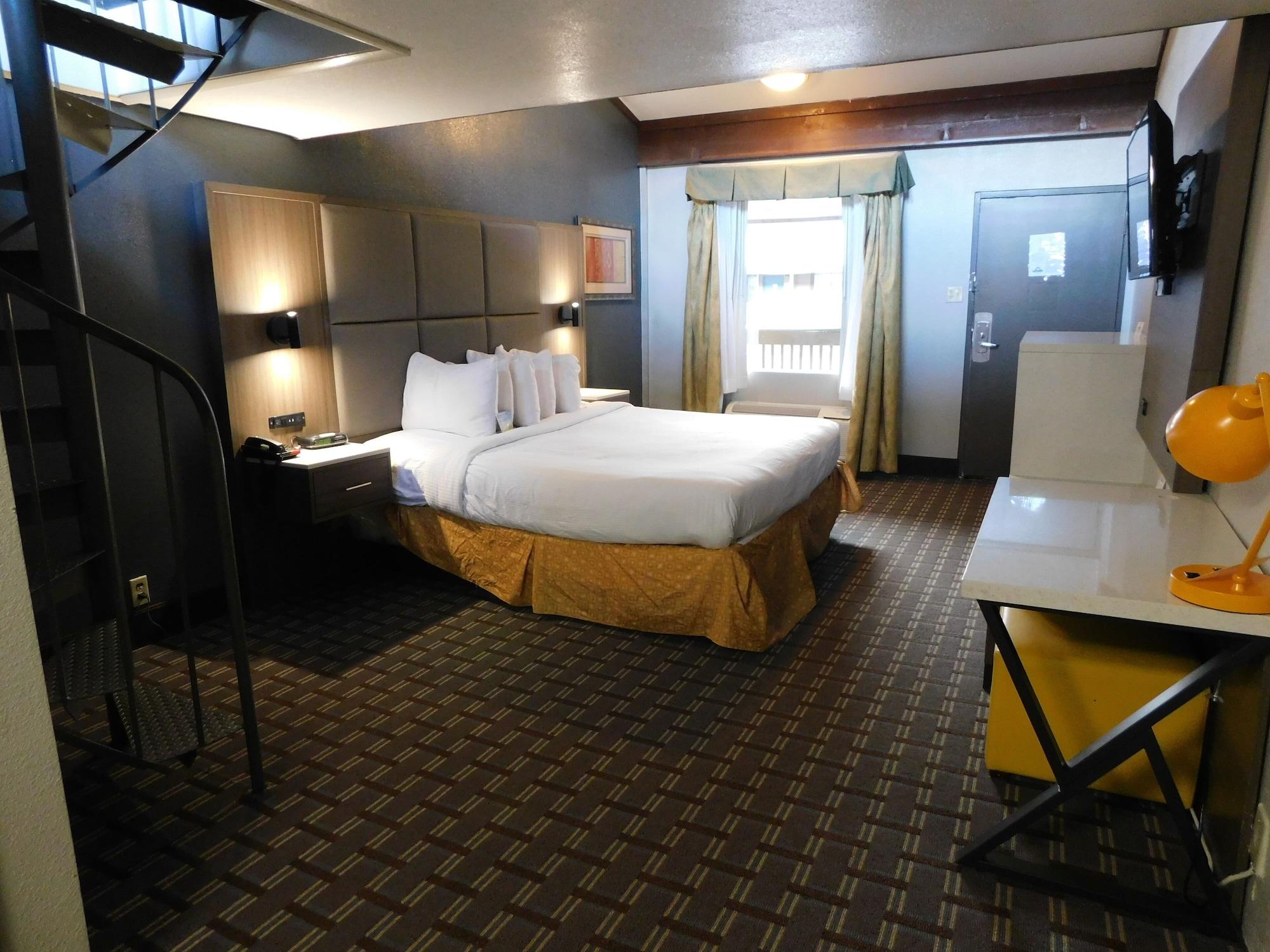 Days Inn & Suites By Wyndham Downtown Gatlinburg Parkway Eksteriør billede