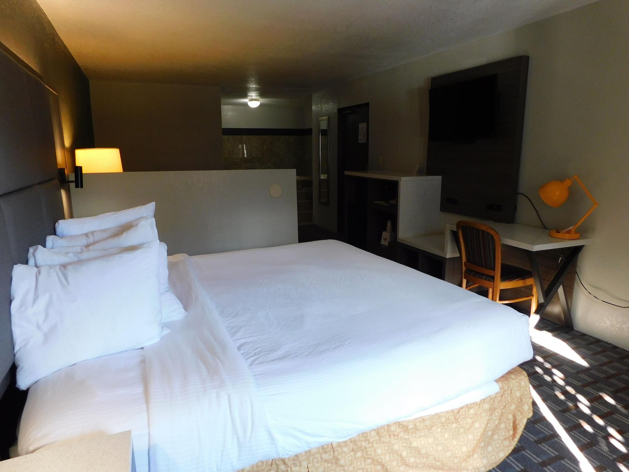 Days Inn & Suites By Wyndham Downtown Gatlinburg Parkway Eksteriør billede
