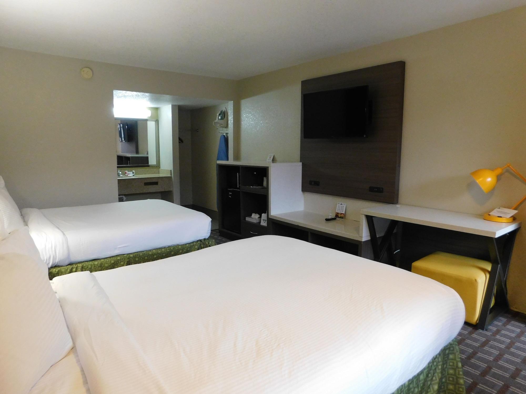 Days Inn & Suites By Wyndham Downtown Gatlinburg Parkway Eksteriør billede