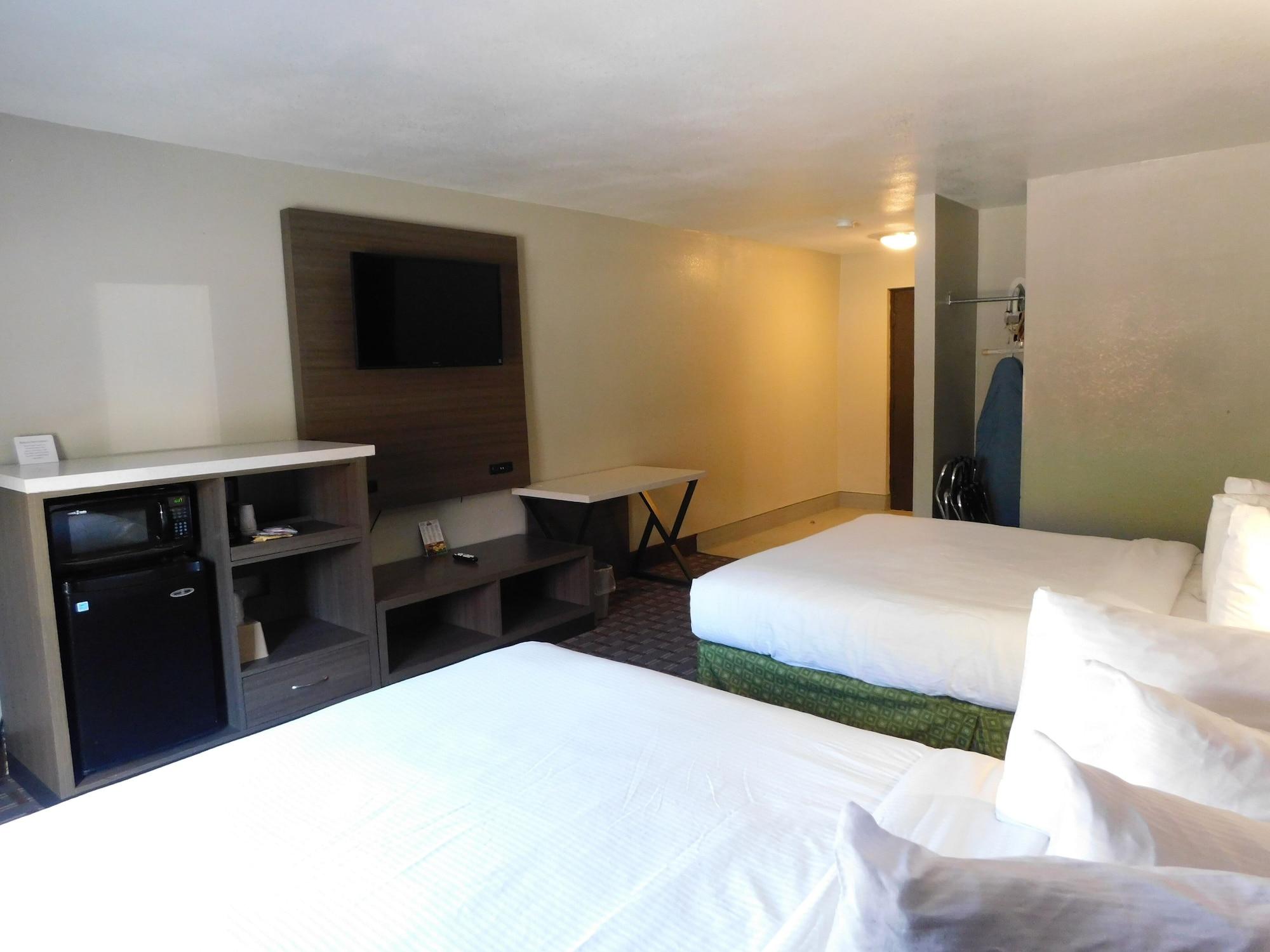 Days Inn & Suites By Wyndham Downtown Gatlinburg Parkway Eksteriør billede