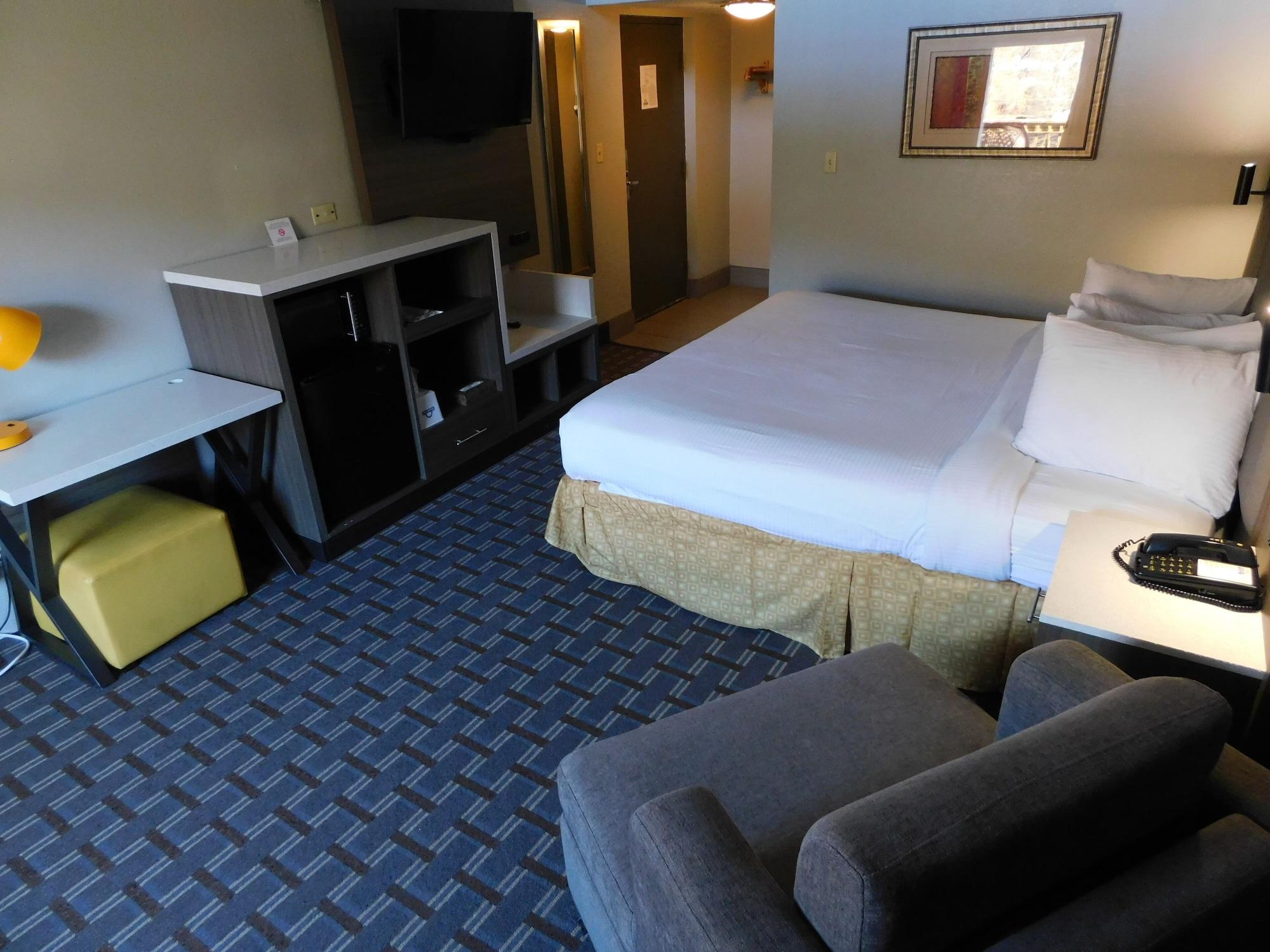 Days Inn & Suites By Wyndham Downtown Gatlinburg Parkway Eksteriør billede