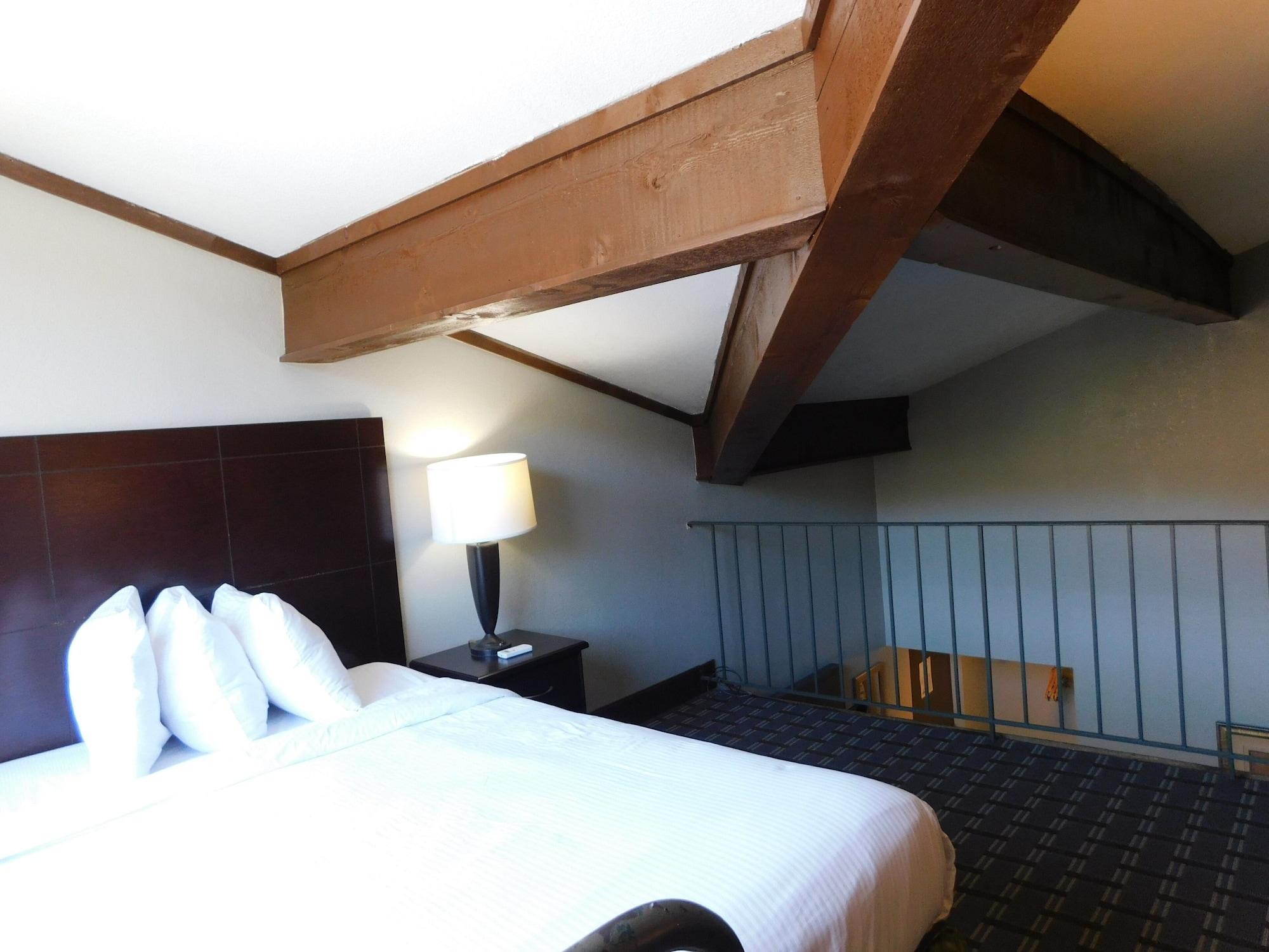 Days Inn & Suites By Wyndham Downtown Gatlinburg Parkway Eksteriør billede