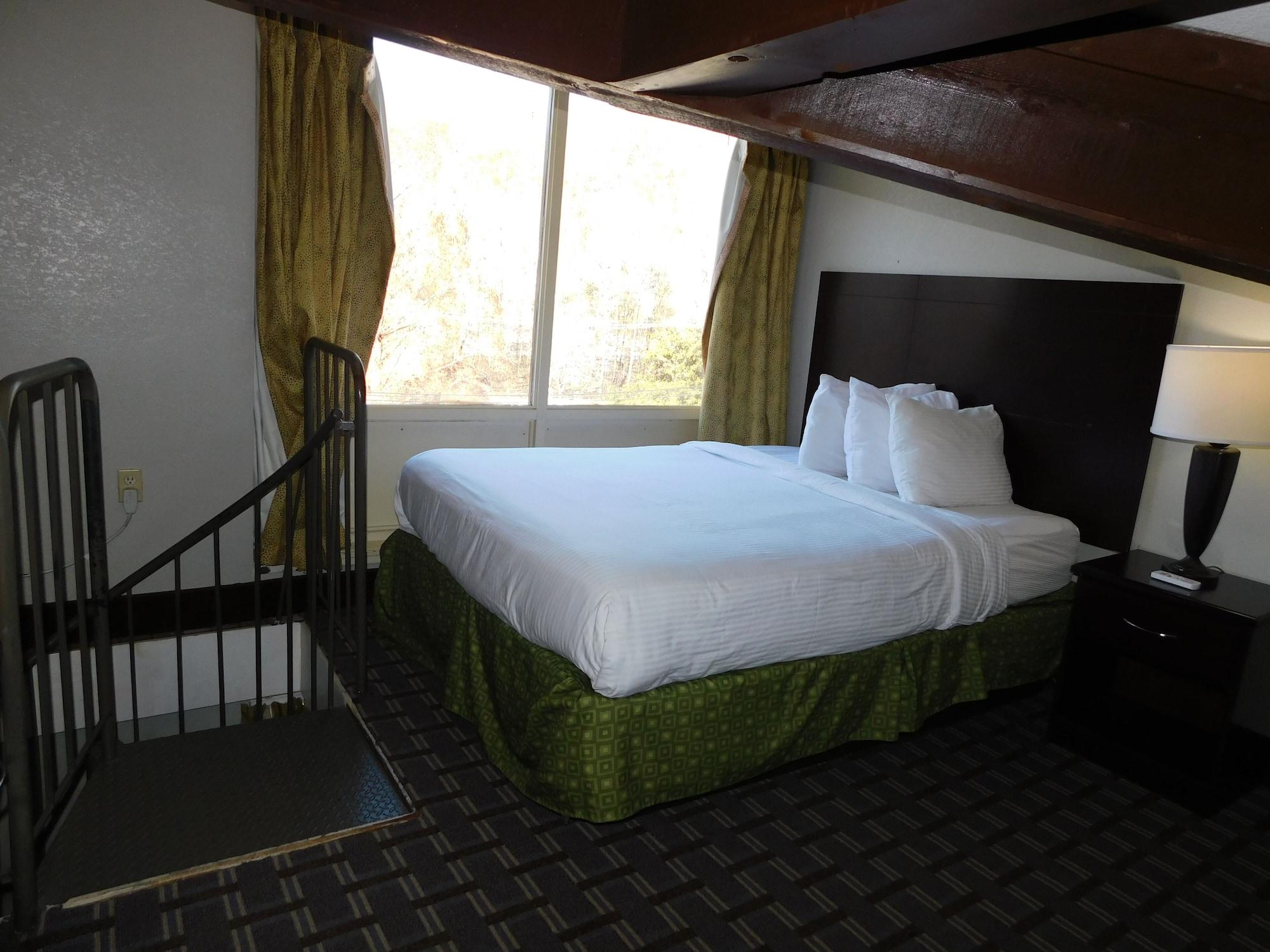 Days Inn & Suites By Wyndham Downtown Gatlinburg Parkway Eksteriør billede