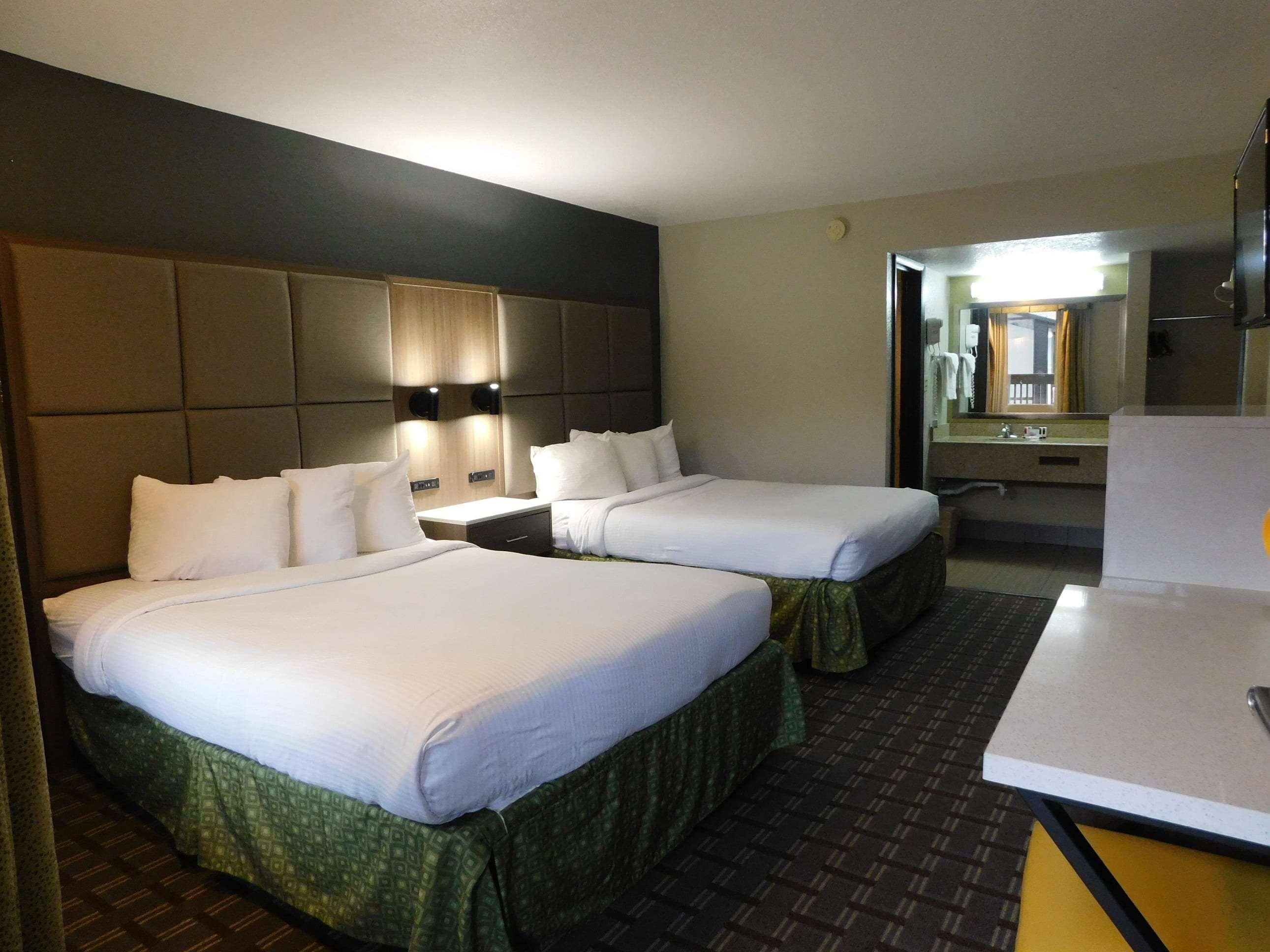 Days Inn & Suites By Wyndham Downtown Gatlinburg Parkway Eksteriør billede