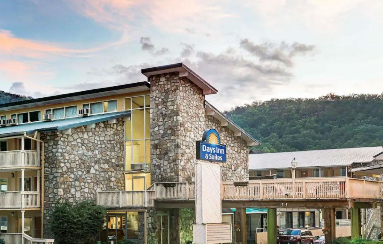 Days Inn & Suites By Wyndham Downtown Gatlinburg Parkway Eksteriør billede
